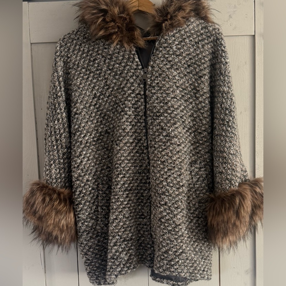 Textured Gray Bouclé Coat with Faux Fur Cuffs